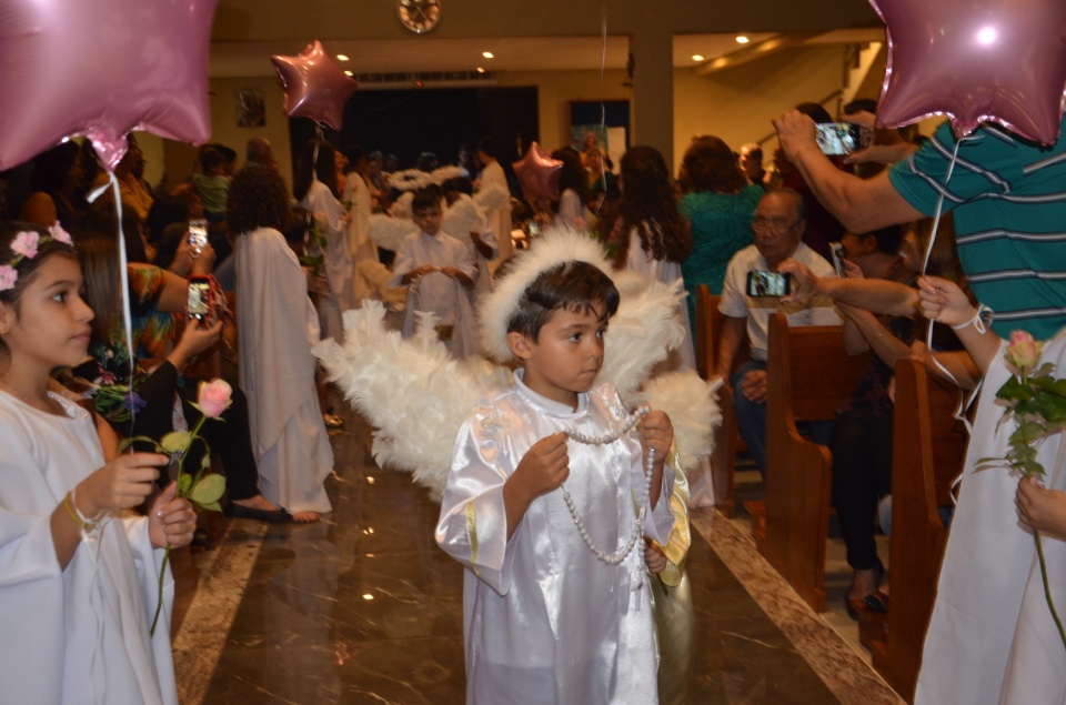 Festa e missa em honra a Nossa Senhora da Santíssima Trindade em Dourados