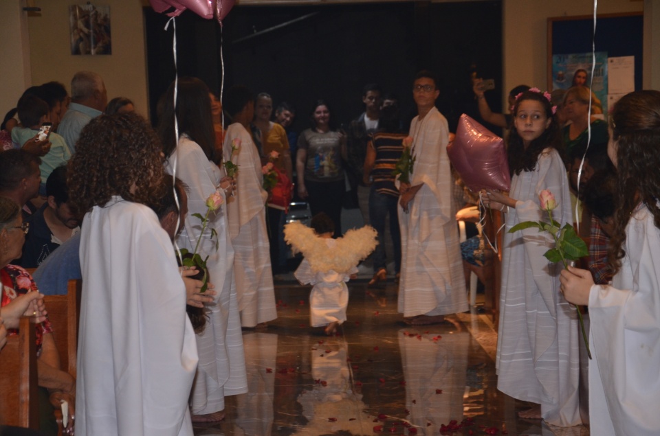 Festa e missa em honra a Nossa Senhora da Santíssima Trindade em Dourados