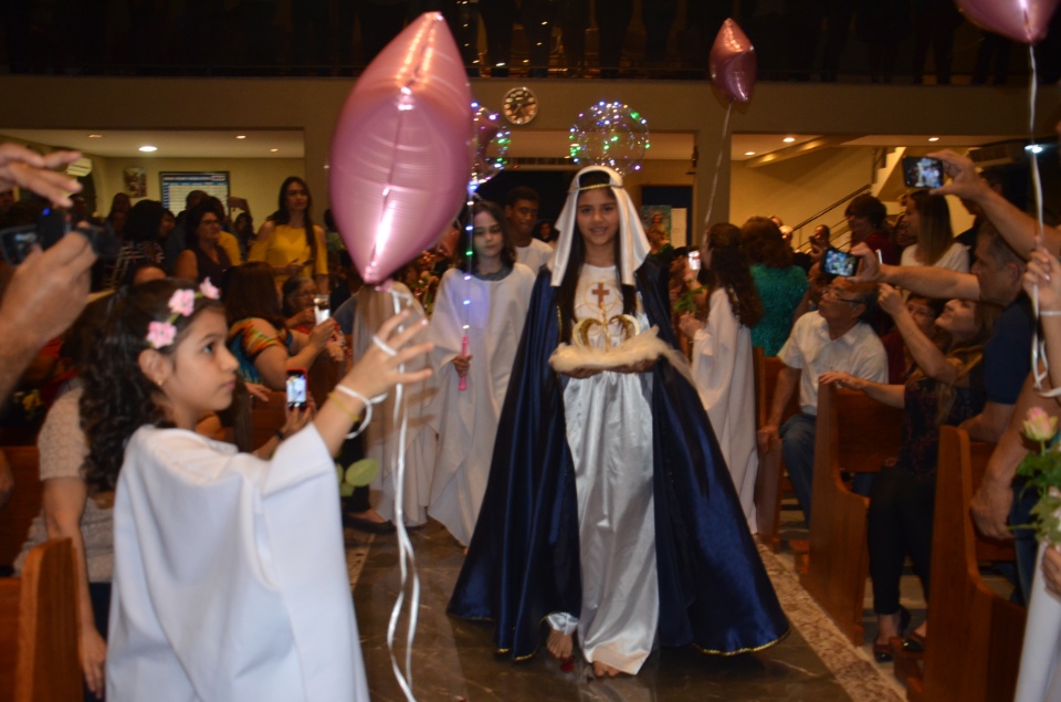 Festa e missa em honra a Nossa Senhora da Santíssima Trindade em Dourados