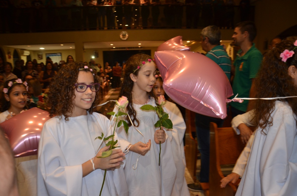 Festa e missa em honra a Nossa Senhora da Santíssima Trindade em Dourados