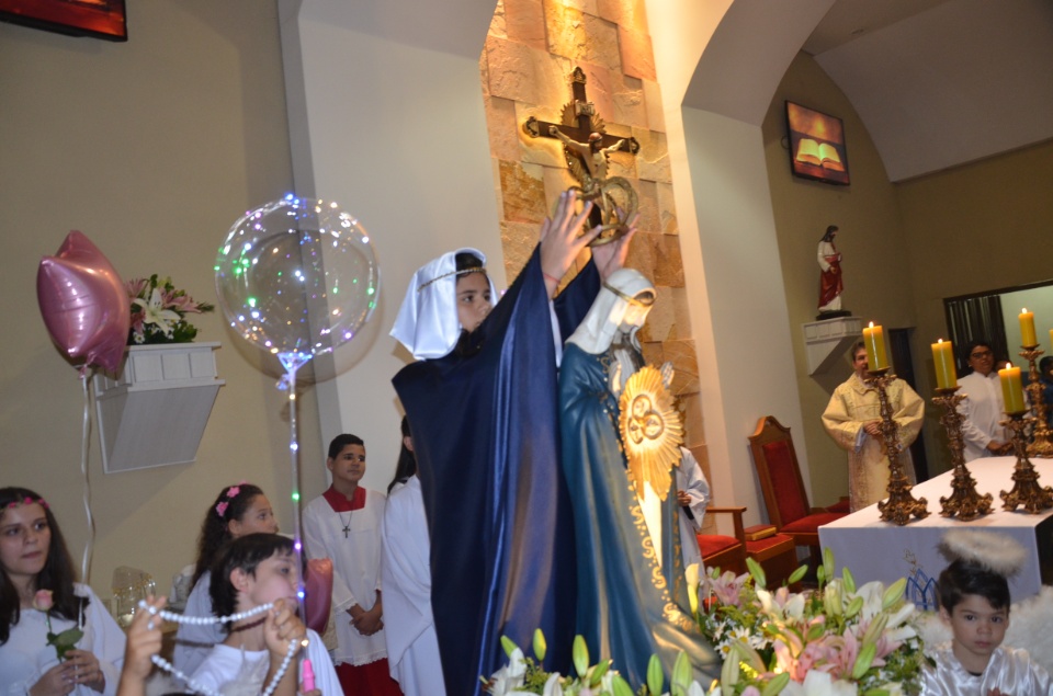 Festa e missa em honra a Nossa Senhora da Santíssima Trindade em Dourados