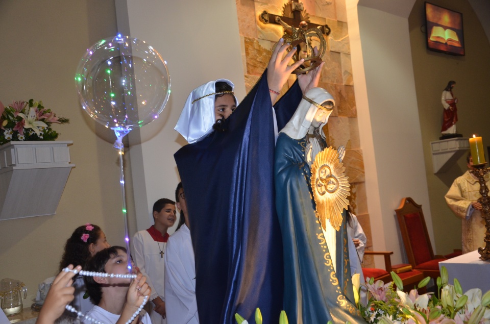 Festa e missa em honra a Nossa Senhora da Santíssima Trindade em Dourados