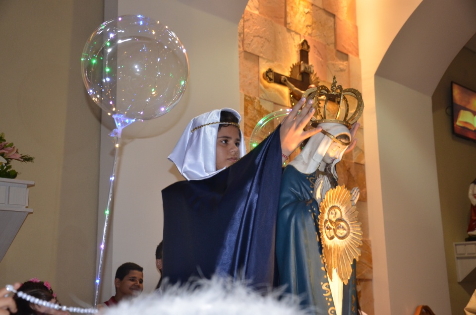 Festa e missa em honra a Nossa Senhora da Santíssima Trindade em Dourados