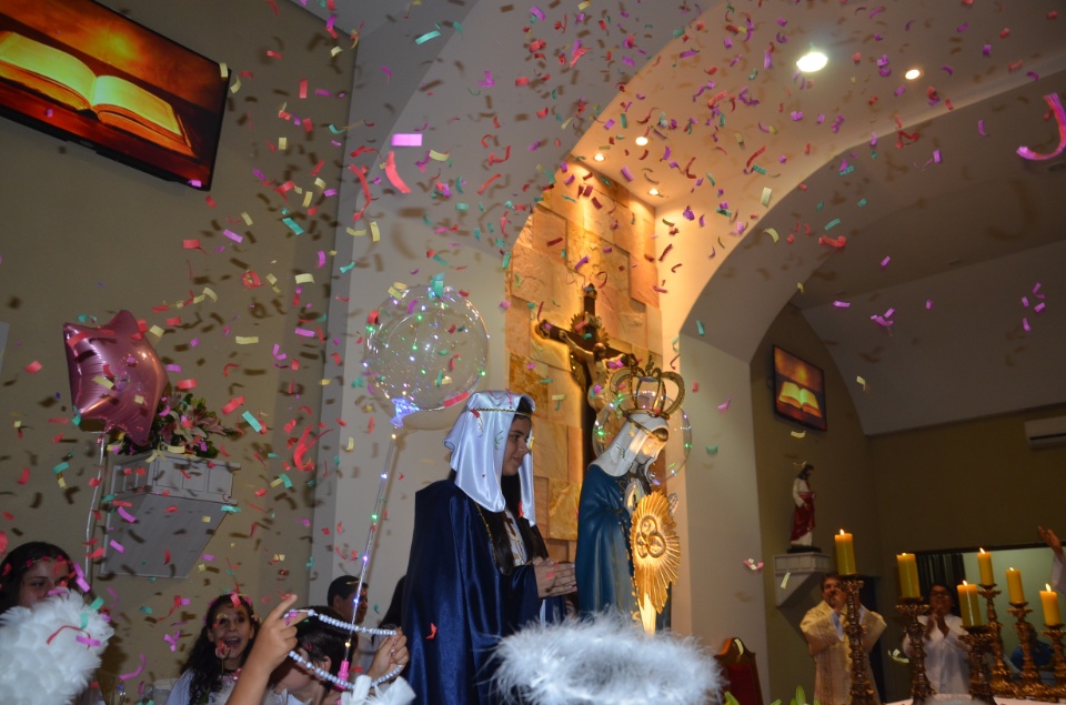 Festa e missa em honra a Nossa Senhora da Santíssima Trindade em Dourados