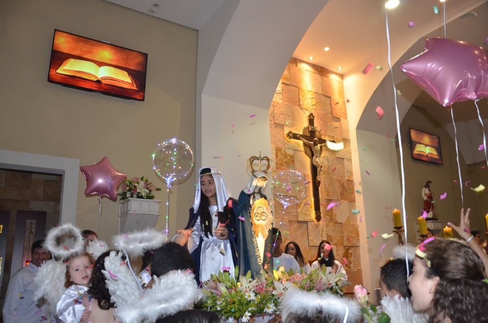 Festa e missa em honra a Nossa Senhora da Santíssima Trindade em Dourados