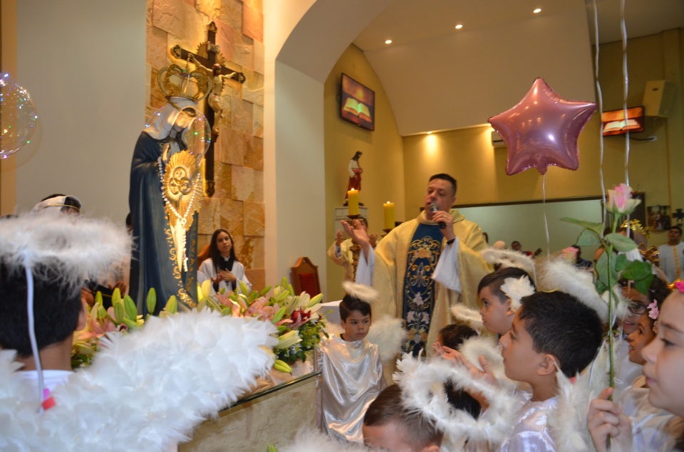 Festa e missa em honra a Nossa Senhora da Santíssima Trindade em Dourados