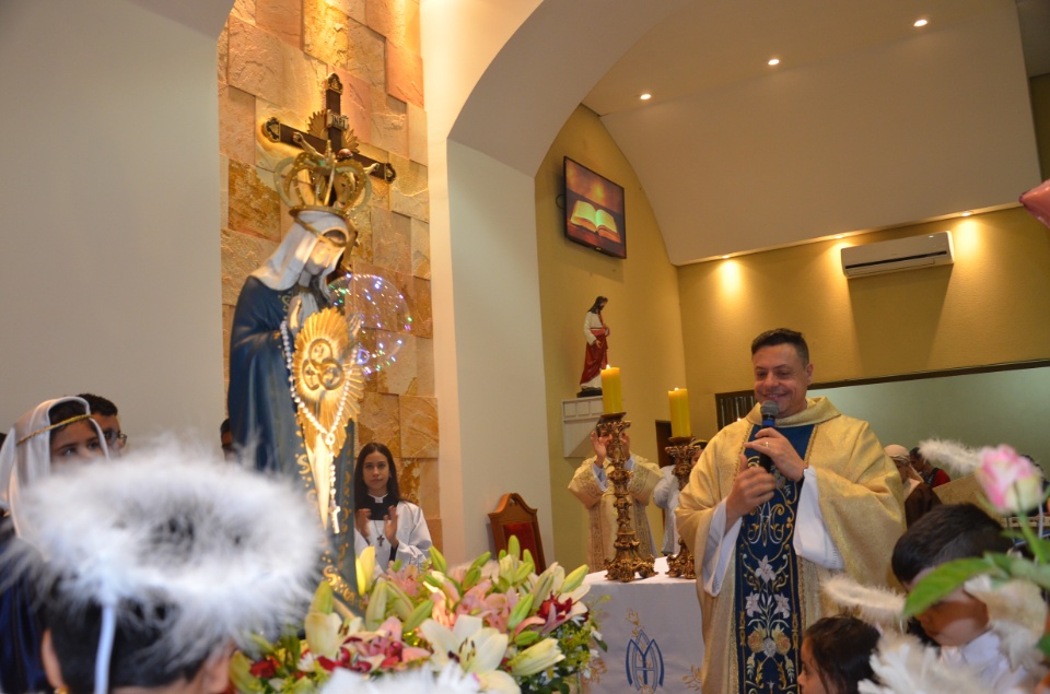 Festa e missa em honra a Nossa Senhora da Santíssima Trindade em Dourados