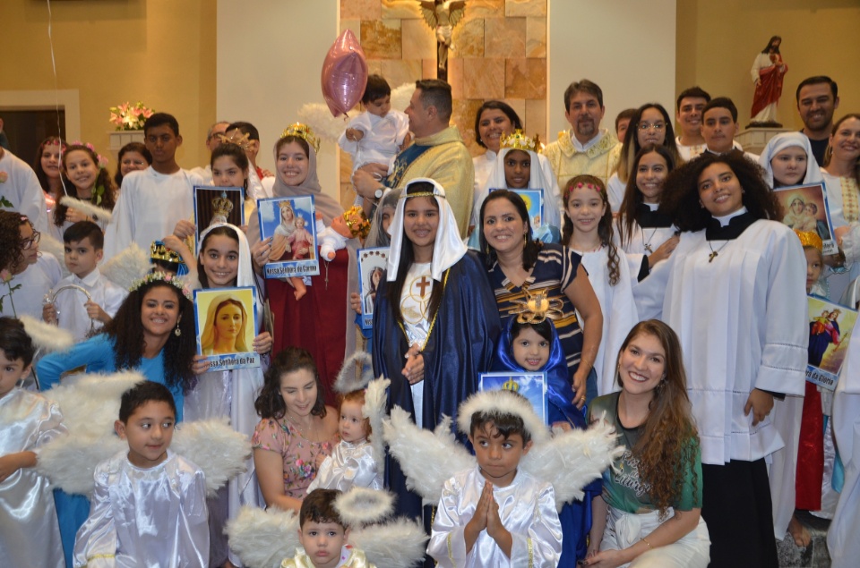 Festa e missa em honra a Nossa Senhora da Santíssima Trindade em Dourados