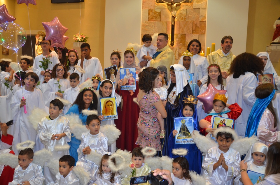 Festa e missa em honra a Nossa Senhora da Santíssima Trindade em Dourados