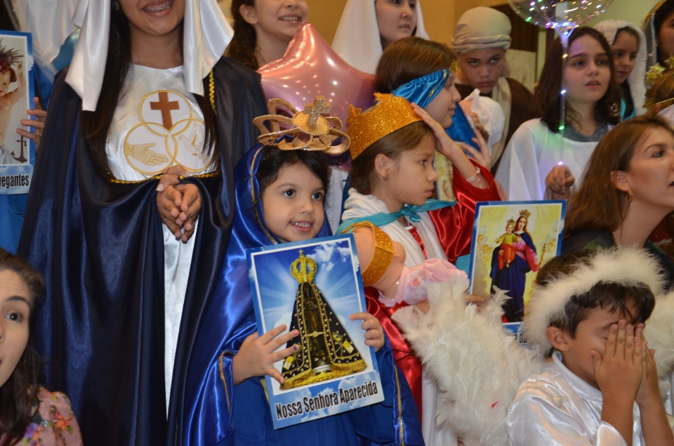 Festa e missa em honra a Nossa Senhora da Santíssima Trindade em Dourados