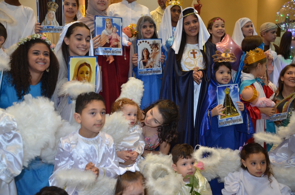 Festa e missa em honra a Nossa Senhora da Santíssima Trindade em Dourados