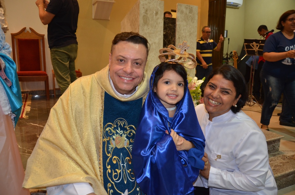 Festa e missa em honra a Nossa Senhora da Santíssima Trindade em Dourados