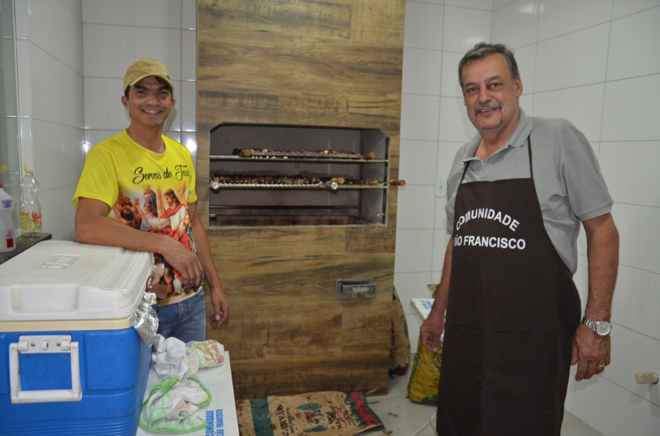 Festa e missa em honra a Nossa Senhora da Santíssima Trindade em Dourados