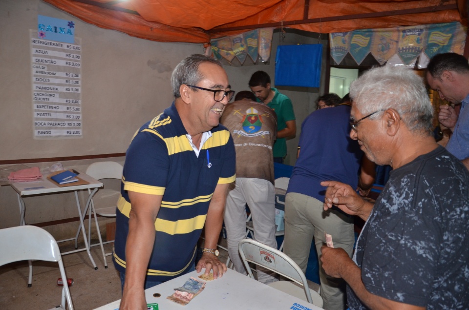 Festa e missa em honra a Nossa Senhora da Santíssima Trindade em Dourados