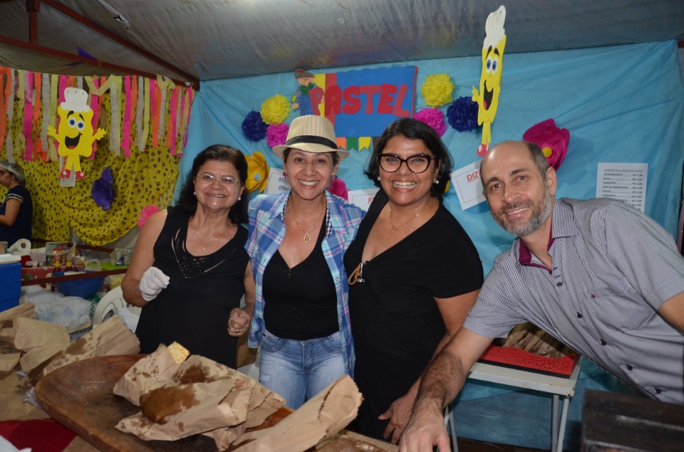 Festa e missa em honra a Nossa Senhora da Santíssima Trindade em Dourados