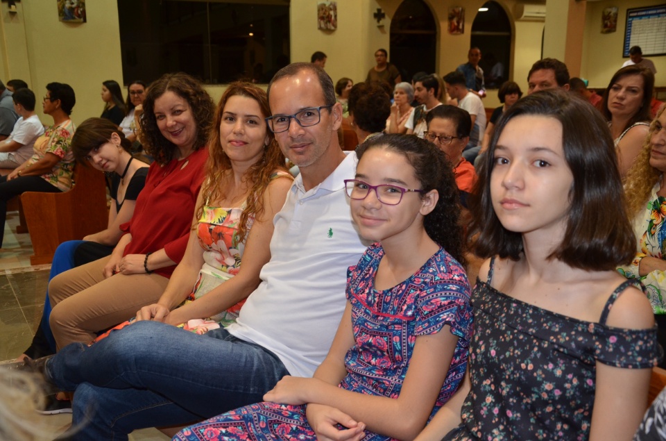 Festa e missa em honra a Nossa Senhora da Santíssima Trindade em Dourados