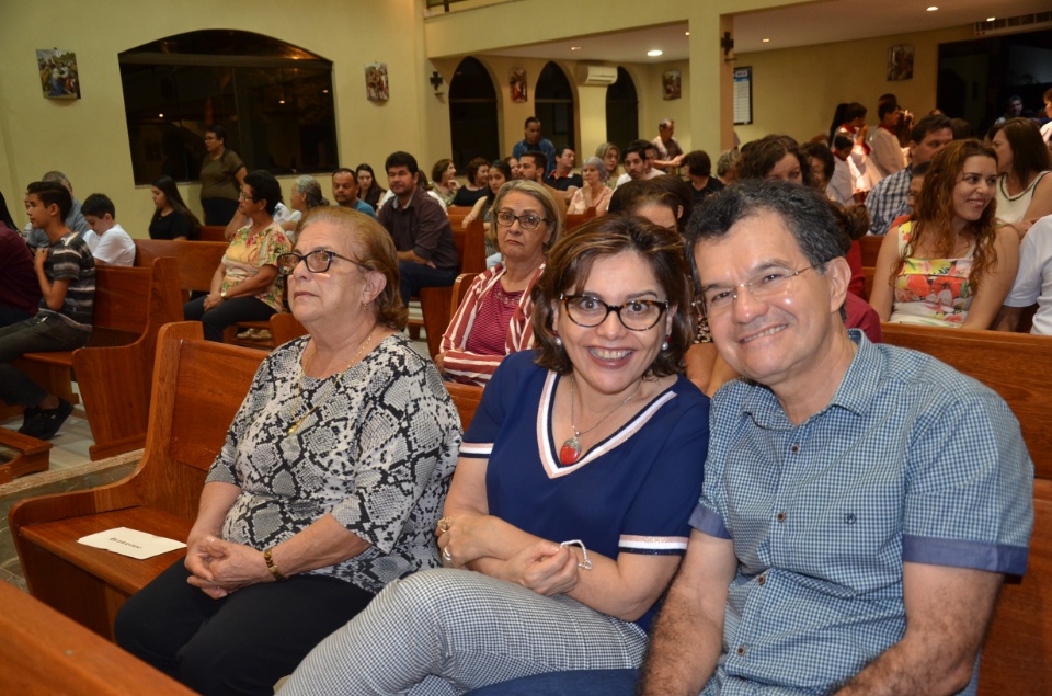 Festa e missa em honra a Nossa Senhora da Santíssima Trindade em Dourados