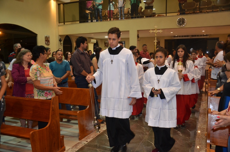 Festa e missa em honra a Nossa Senhora da Santíssima Trindade em Dourados