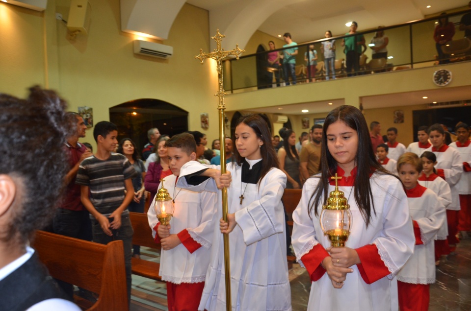 Festa e missa em honra a Nossa Senhora da Santíssima Trindade em Dourados