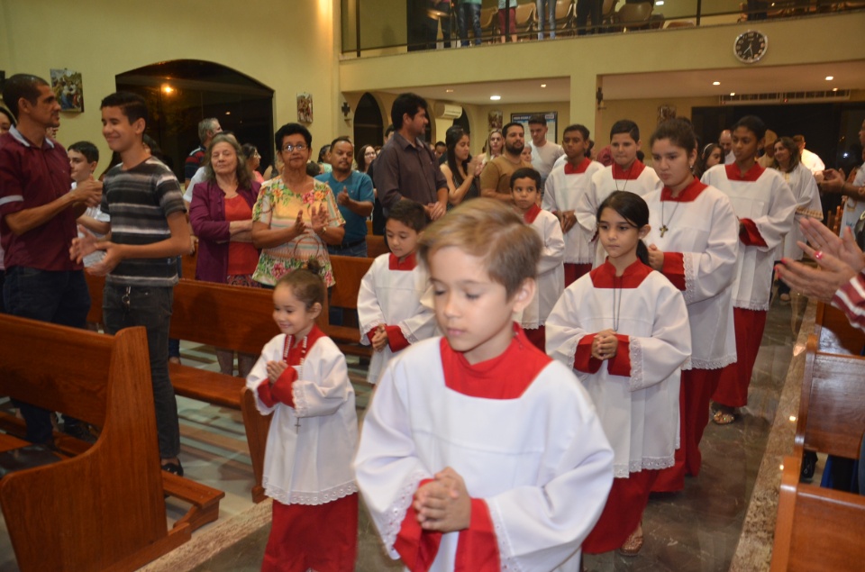 Festa e missa em honra a Nossa Senhora da Santíssima Trindade em Dourados