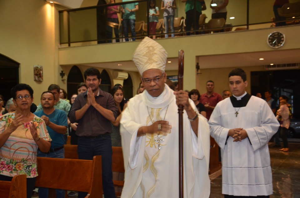 Festa e missa em honra a Nossa Senhora da Santíssima Trindade em Dourados