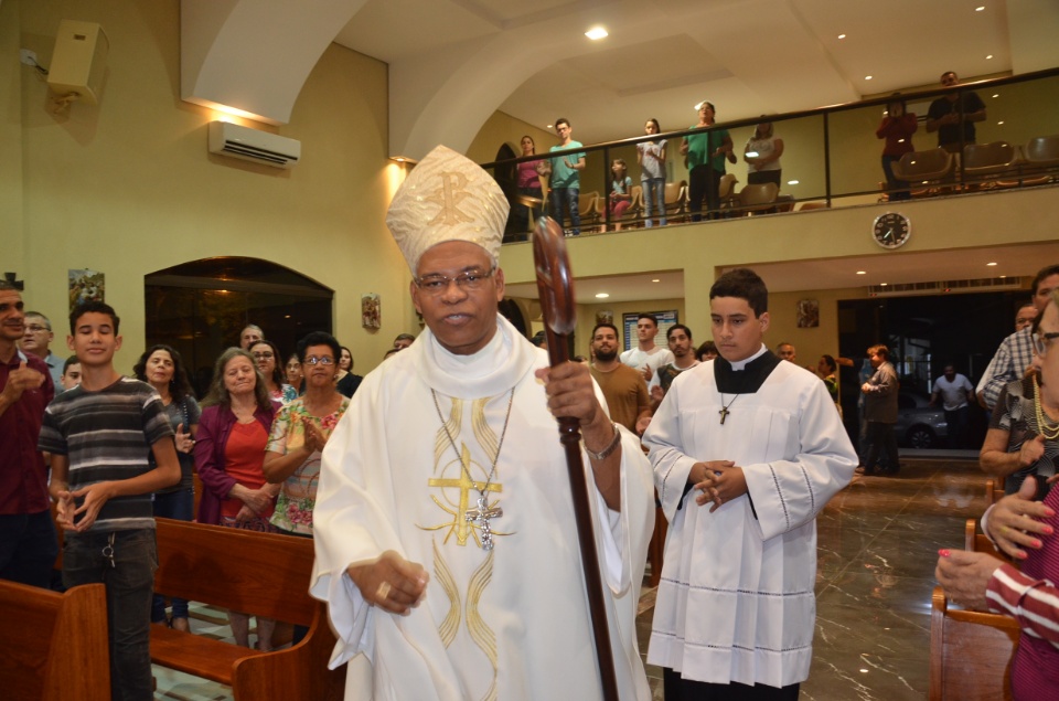 Festa e missa em honra a Nossa Senhora da Santíssima Trindade em Dourados