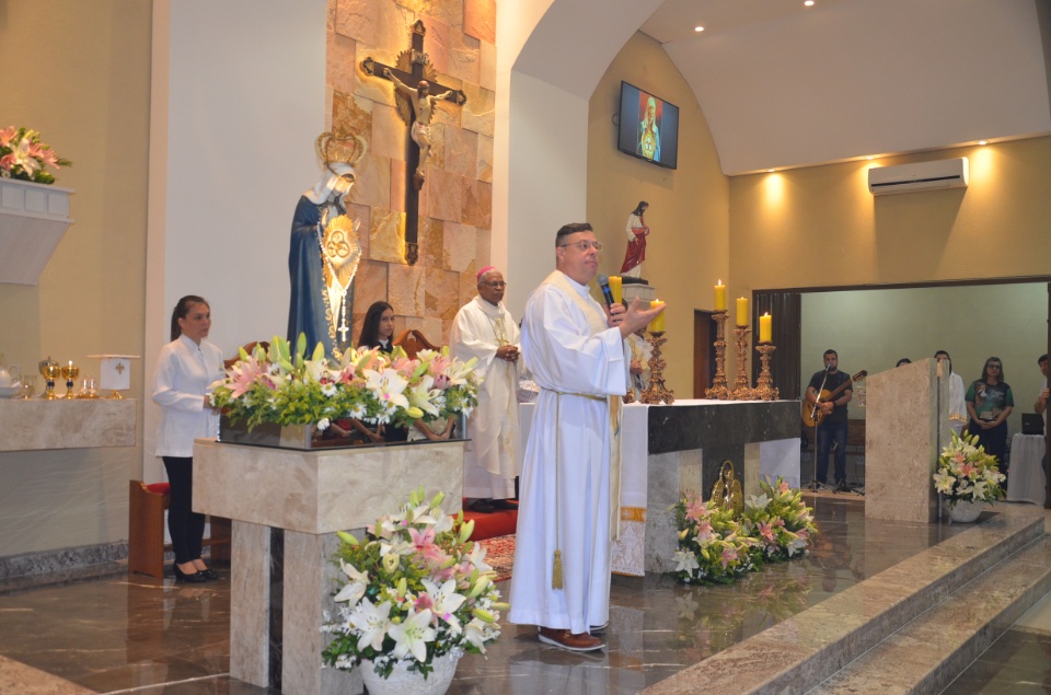 Festa e missa em honra a Nossa Senhora da Santíssima Trindade em Dourados