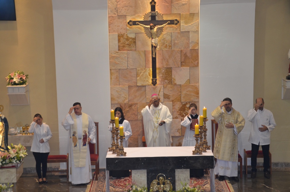 Festa e missa em honra a Nossa Senhora da Santíssima Trindade em Dourados