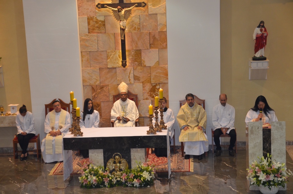 Festa e missa em honra a Nossa Senhora da Santíssima Trindade em Dourados