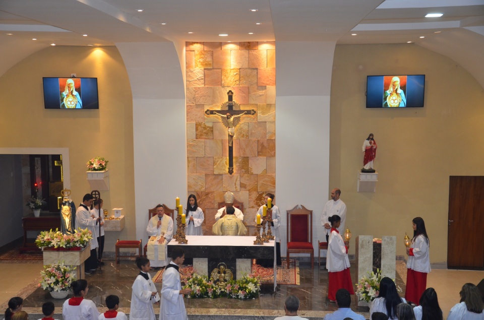 Festa e missa em honra a Nossa Senhora da Santíssima Trindade em Dourados