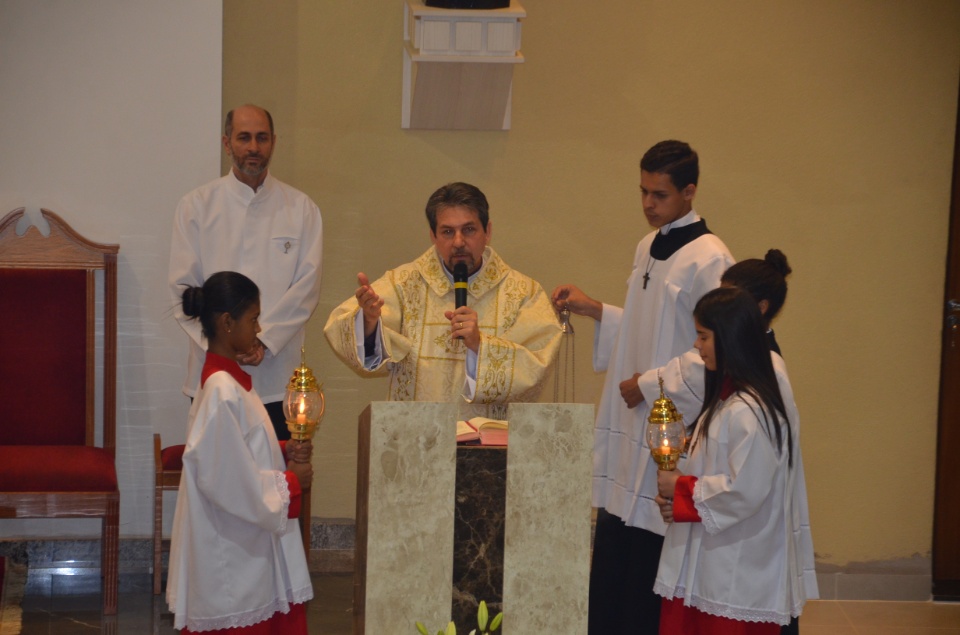 Festa e missa em honra a Nossa Senhora da Santíssima Trindade em Dourados