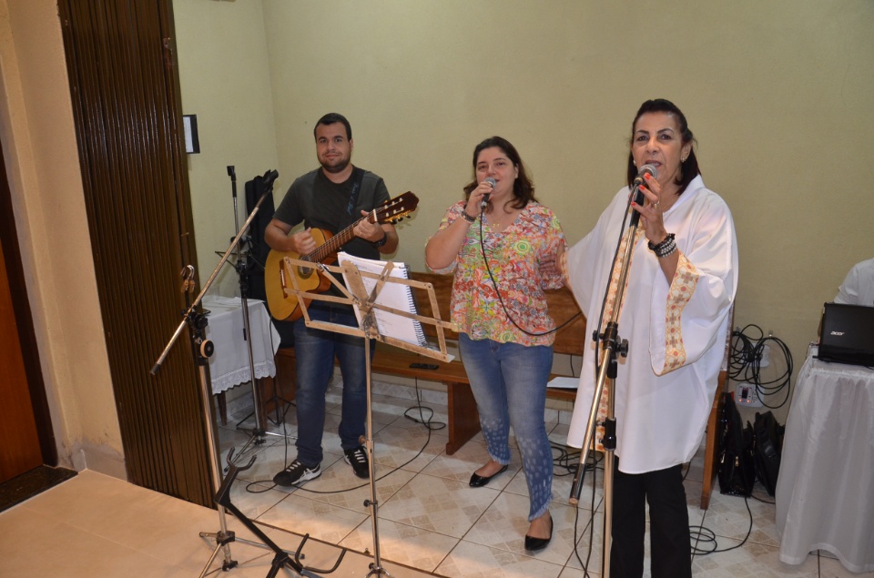 Festa e missa em honra a Nossa Senhora da Santíssima Trindade em Dourados