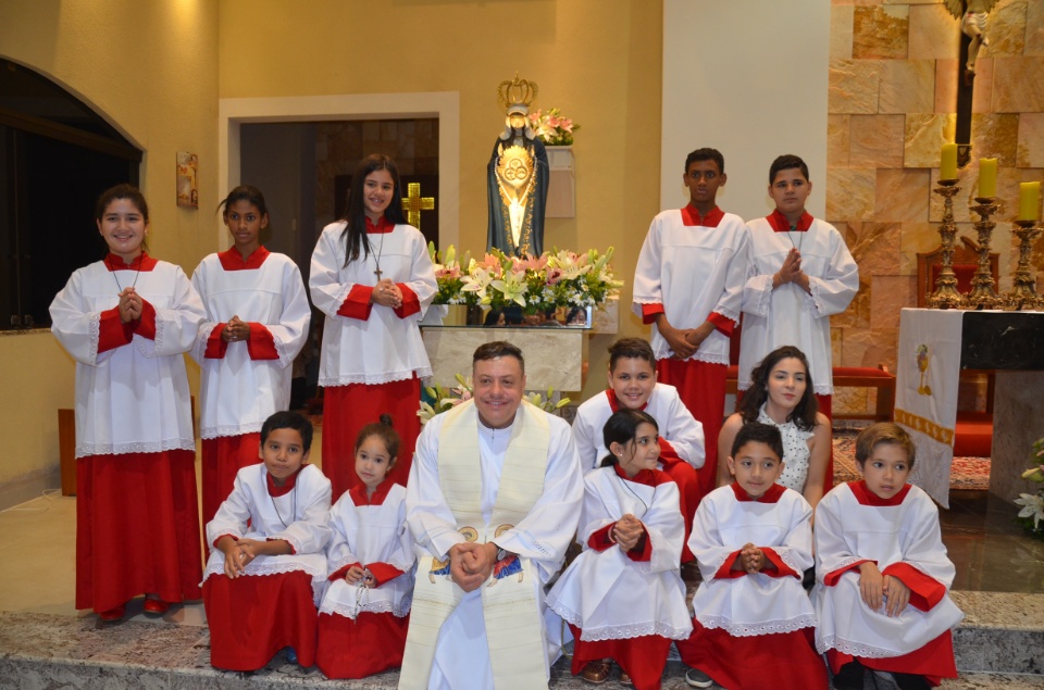 Festa e missa em honra a Nossa Senhora da Santíssima Trindade em Dourados