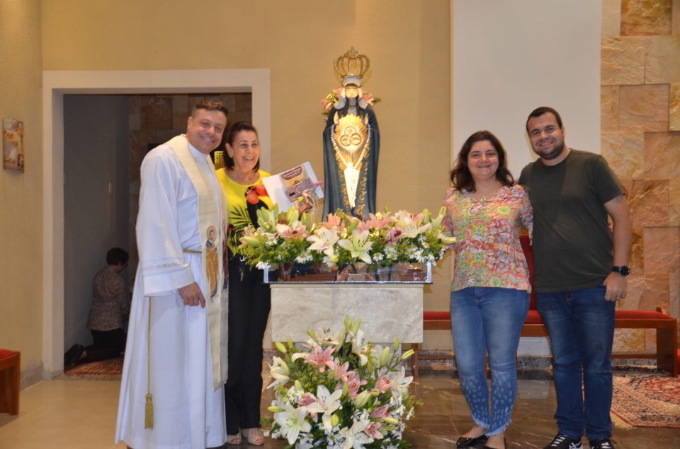 Festa e missa em honra a Nossa Senhora da Santíssima Trindade em Dourados