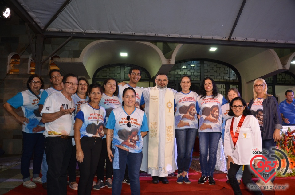 Milhares de fiéis comparecem na catedral para a celebração de Corpus Cristhi