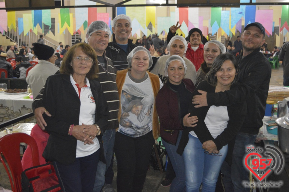 Fotos do arraiá da Paróquia N.Sra. Aparecida em Dourados