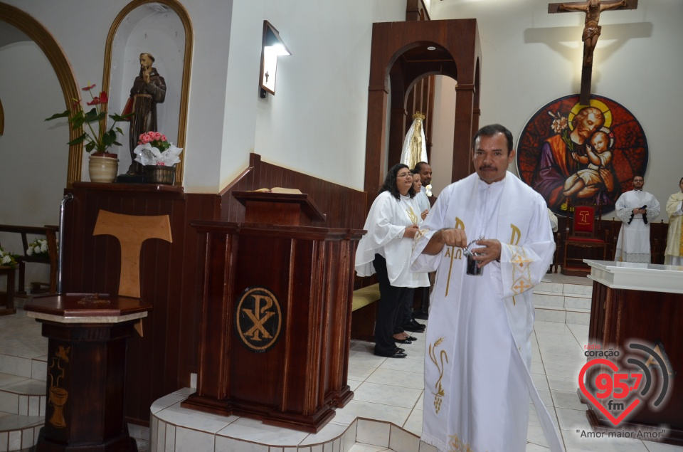 Dom Henrique realiza sagração do Altar da Paróquia São José de Itaporã