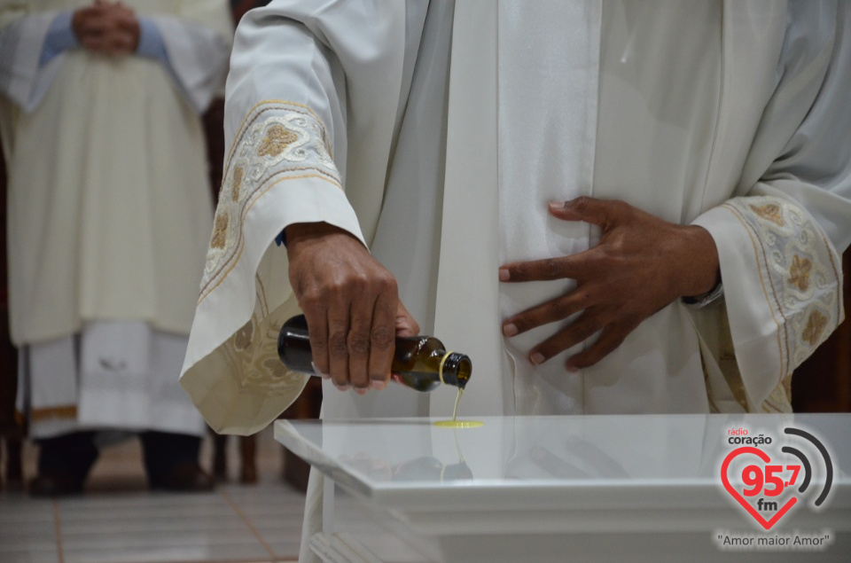 Dom Henrique realiza sagração do Altar da Paróquia São José de Itaporã