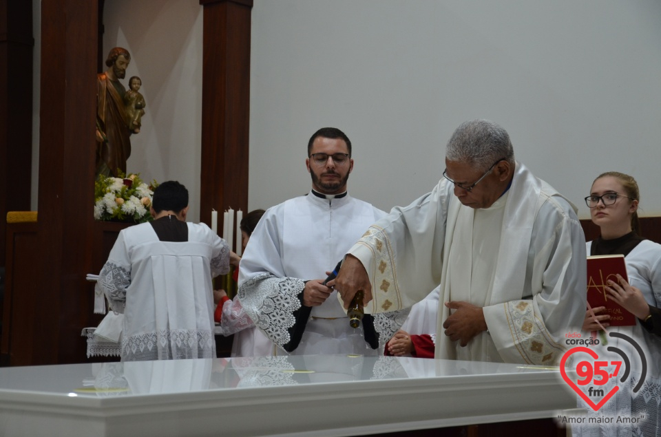 Dom Henrique realiza sagração do Altar da Paróquia São José de Itaporã