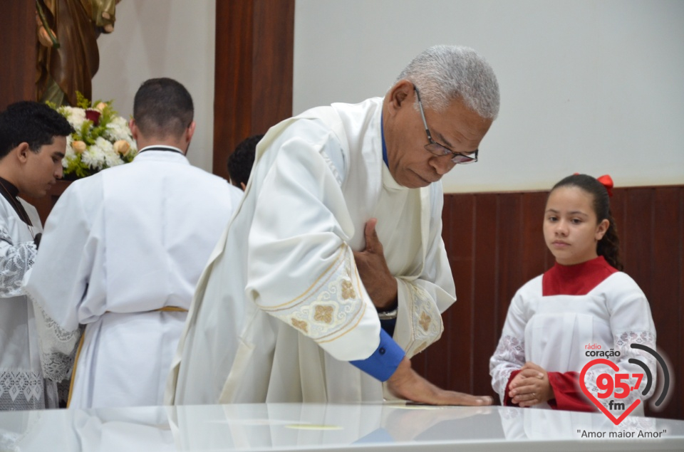 Dom Henrique realiza sagração do Altar da Paróquia São José de Itaporã