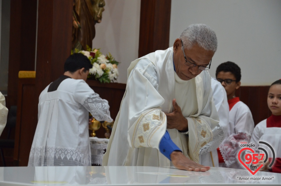 Dom Henrique realiza sagração do Altar da Paróquia São José de Itaporã