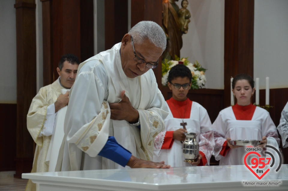 Dom Henrique realiza sagração do Altar da Paróquia São José de Itaporã