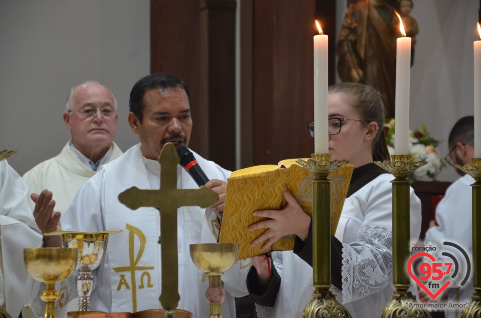 Dom Henrique realiza sagração do Altar da Paróquia São José de Itaporã