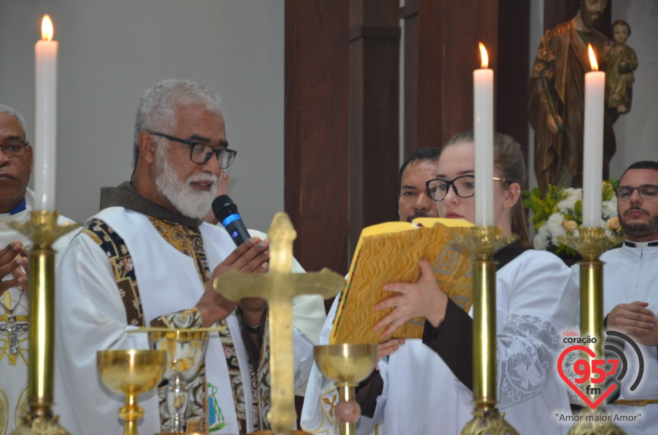 Dom Henrique realiza sagração do Altar da Paróquia São José de Itaporã