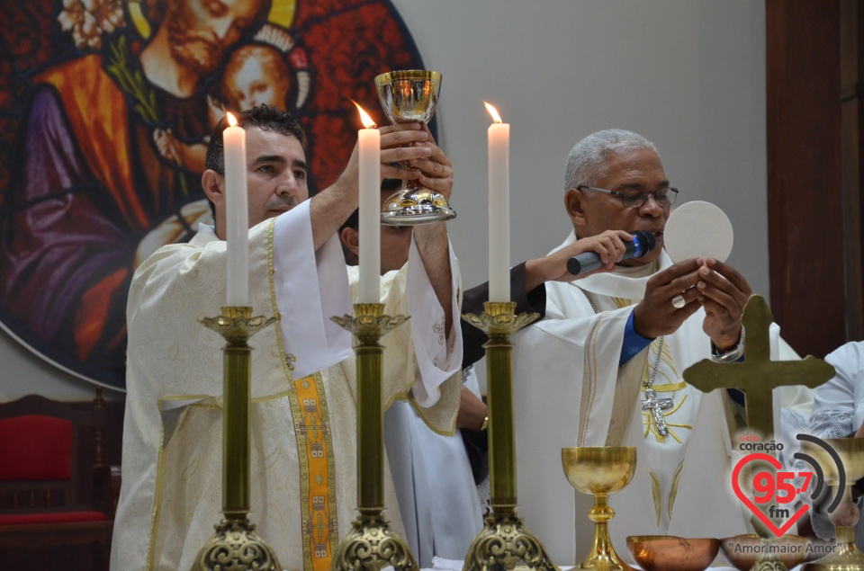 Dom Henrique realiza sagração do Altar da Paróquia São José de Itaporã