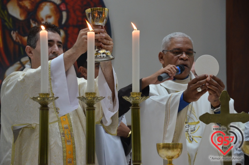 Dom Henrique realiza sagração do Altar da Paróquia São José de Itaporã