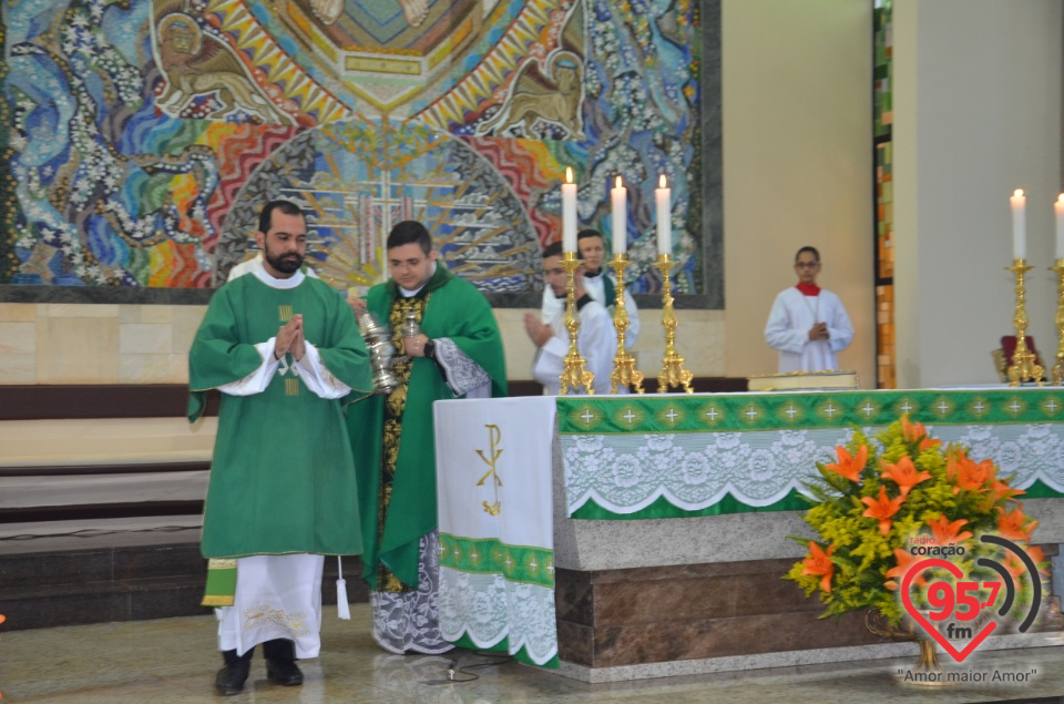 Missa e almoço marca momentos importantes na Catedral de Dourados