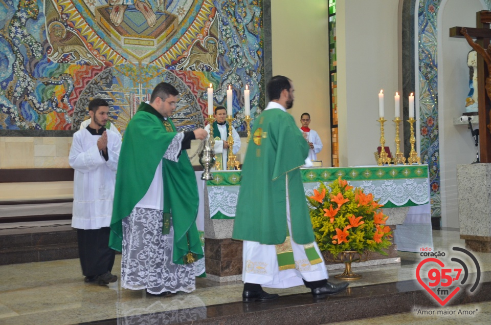 Missa e almoço marca momentos importantes na Catedral de Dourados