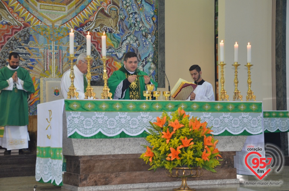 Missa e almoço marca momentos importantes na Catedral de Dourados