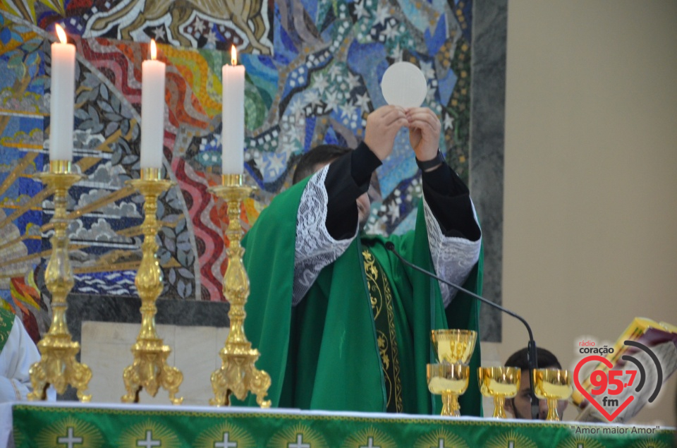 Missa e almoço marca momentos importantes na Catedral de Dourados